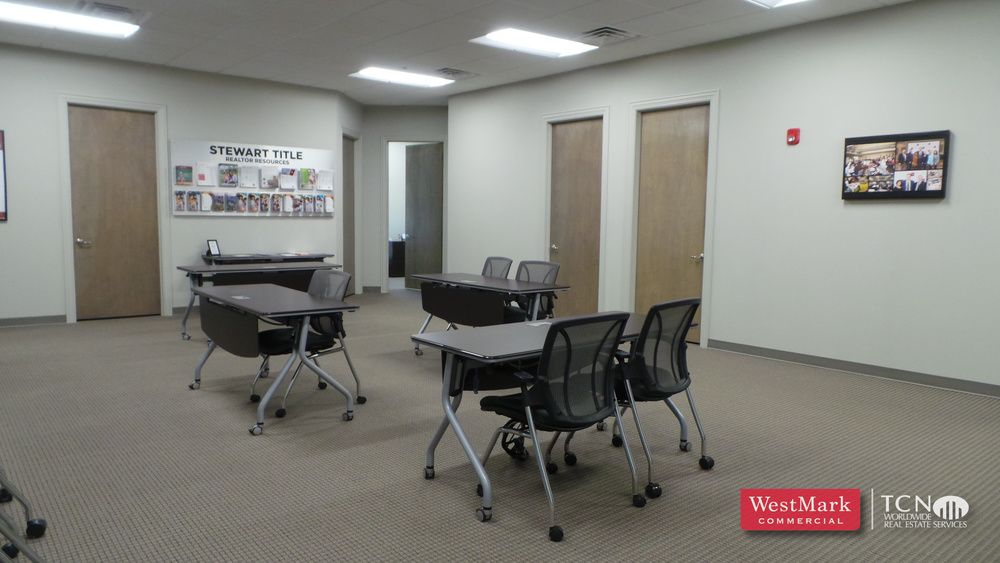 South Lubbock Office : 9826 Slide Rd, Lubbock, TX 79424